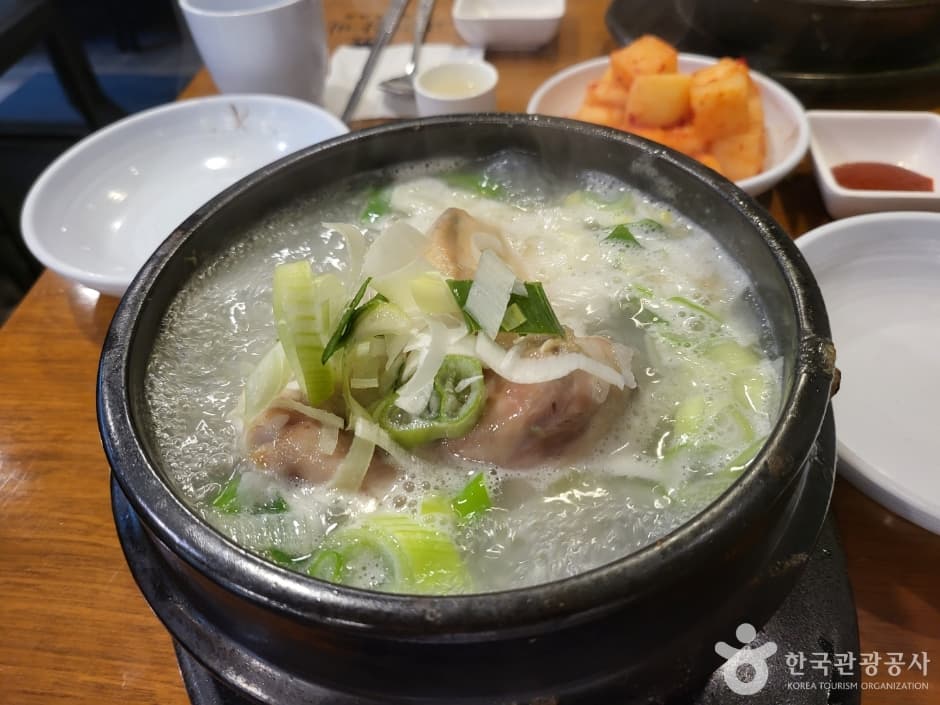 Korea Samgyetang (고려삼계탕)