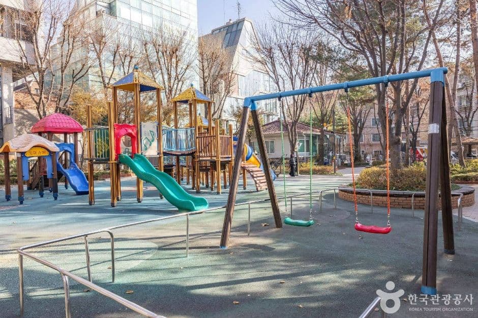 서울_강남구_역삼개나리공원_7