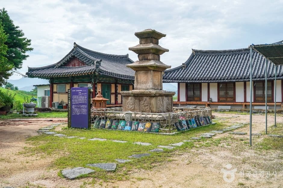 영천 신월리 삼층석탑