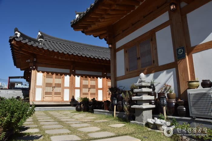 경북_경주_나들한옥_전경08