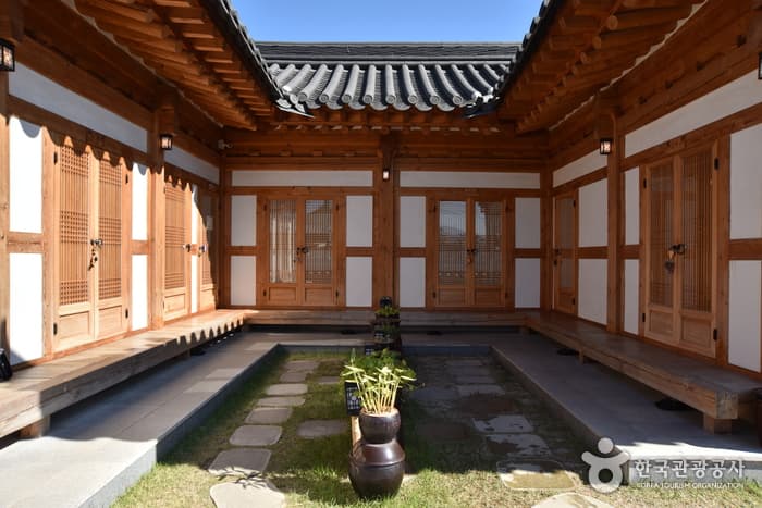 경북_경주_나들한옥_전경12