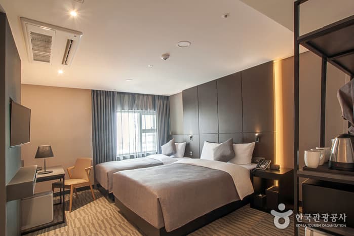 부산_호텔포레 프리미어 남포_패밀리트윈 1