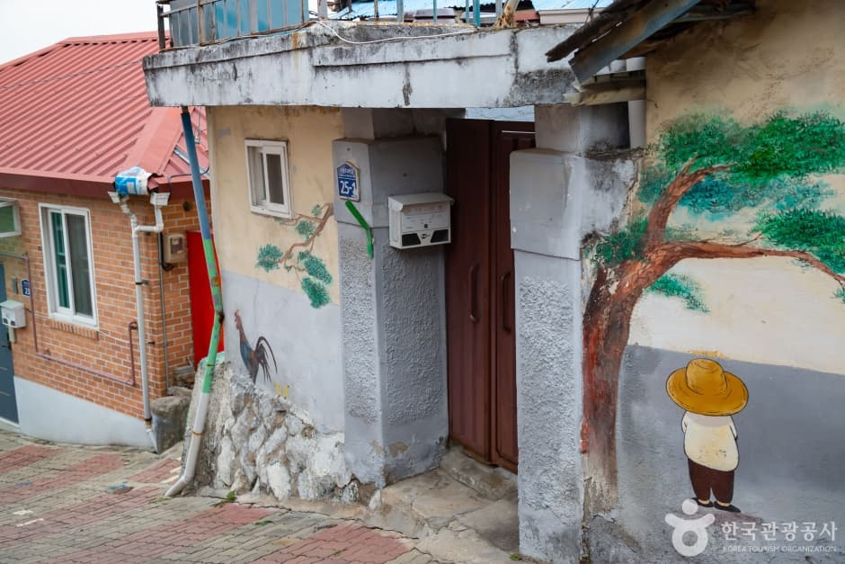 寿岩谷壁画村(수암골 벽화마을)