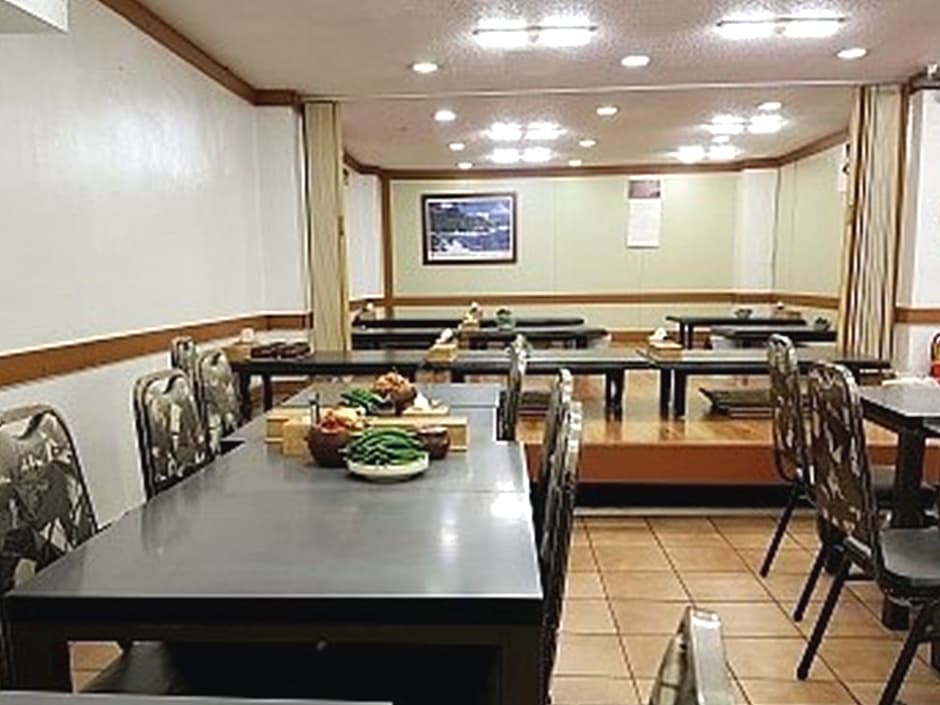 서울시_강남구_가나돈까스의집_내부