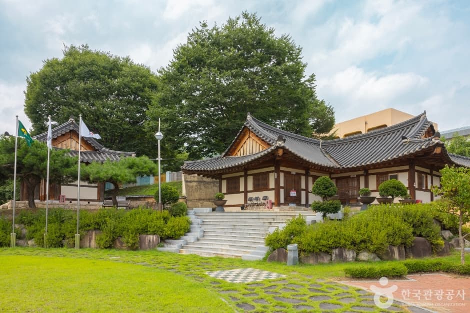Haus Cheongungak (청운각)