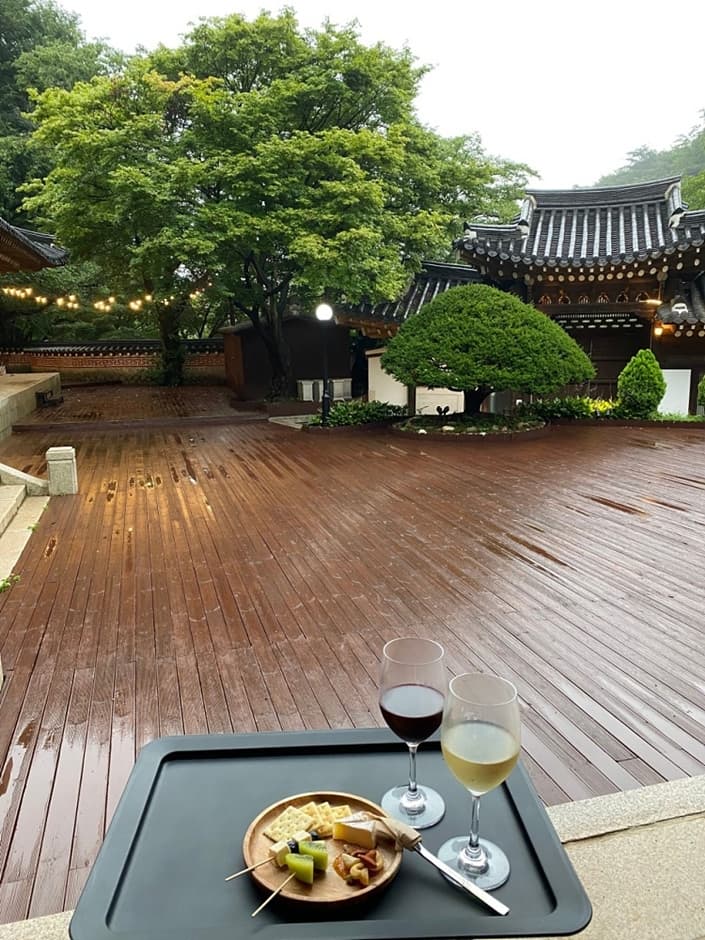 서울시_강북구_한옥카페선운각_ 내부전경사진1