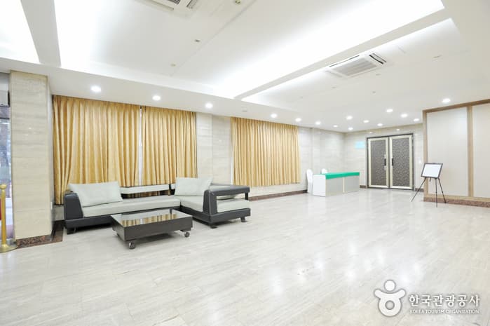 경북 포항시_코모도호텔 포항_로비_1