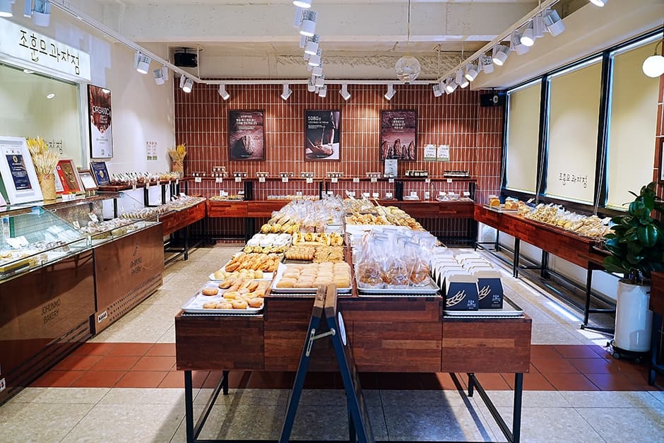 전라남도_순천시_조훈모과자점 팔마점_내부 1