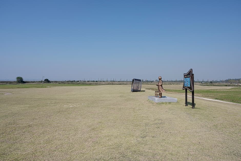 경기도_화성시_매향리생태공원_ 평화의 소녀상