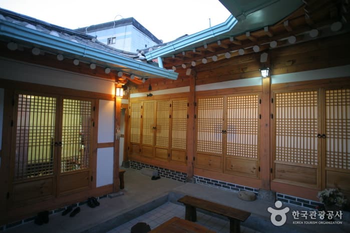 La Maison de la Famille Yoo (유즈패밀리)