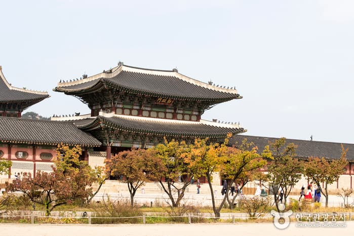 Gyeongbokgung Palace (경복궁)