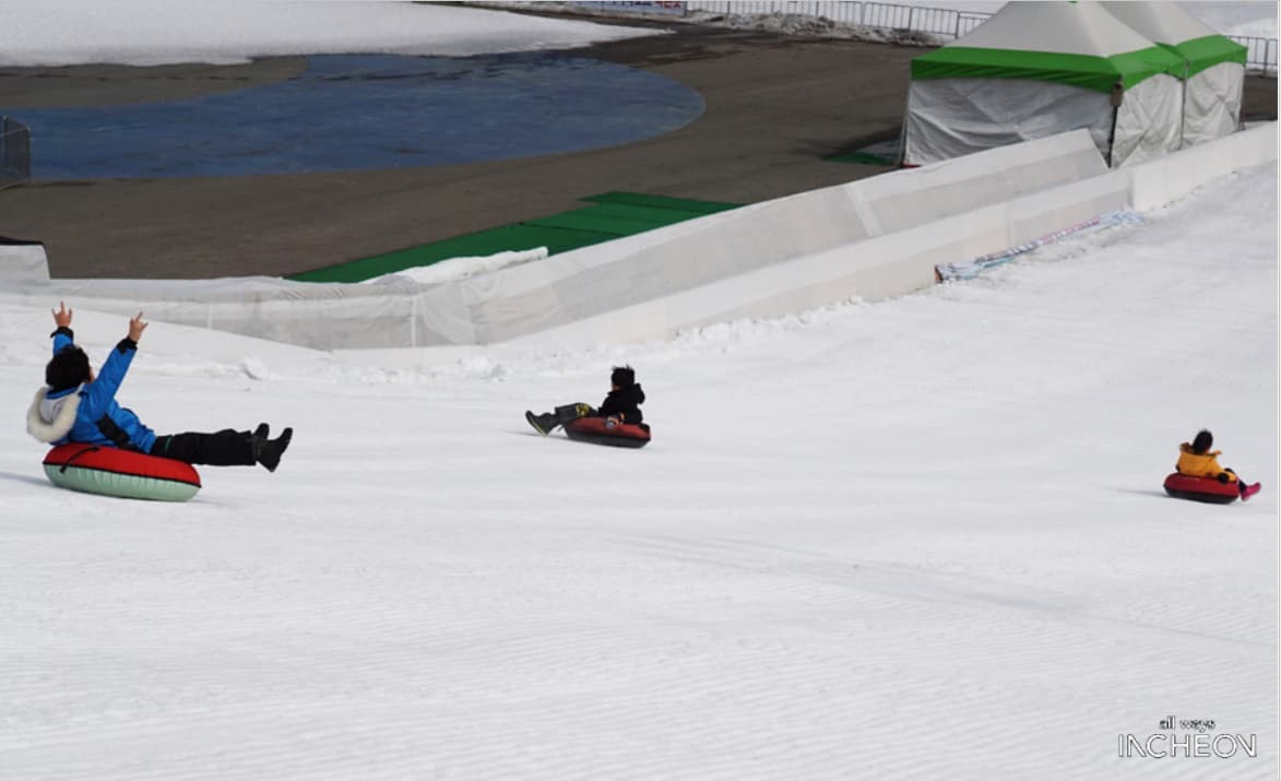 仁川文鹤竞技场滑雪公园(인천문학경기장 스노우파크)