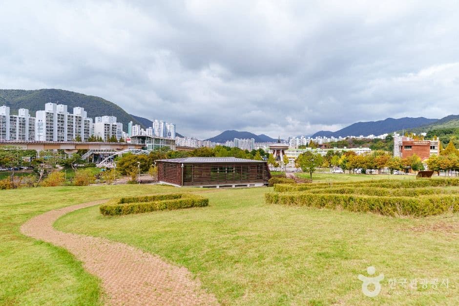 대성동고분박물관_야외전시관