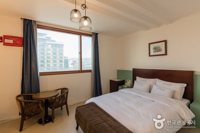 전남목포_샤르망호텔_일반실(더블베드)2