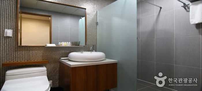 강원_케이티엔지상상마당춘천스테이_스탠다드 더블 2