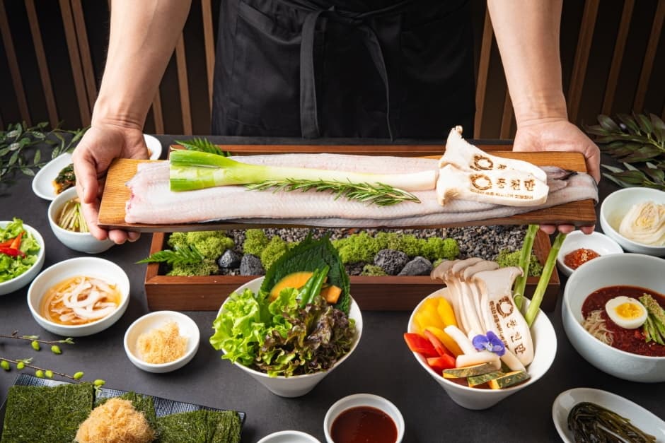 風川灣淡水鰻魚(풍천만민물장어)