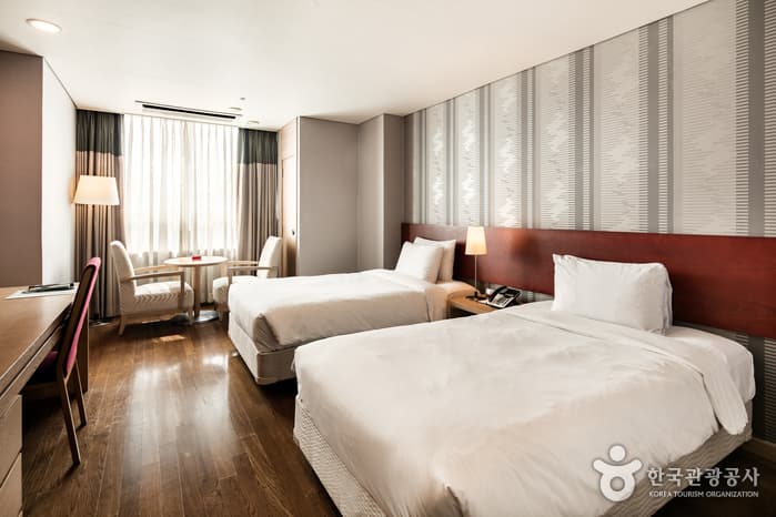 서울_라마다 호텔앤스위트 서울 남대문_슈페리어트윈 2