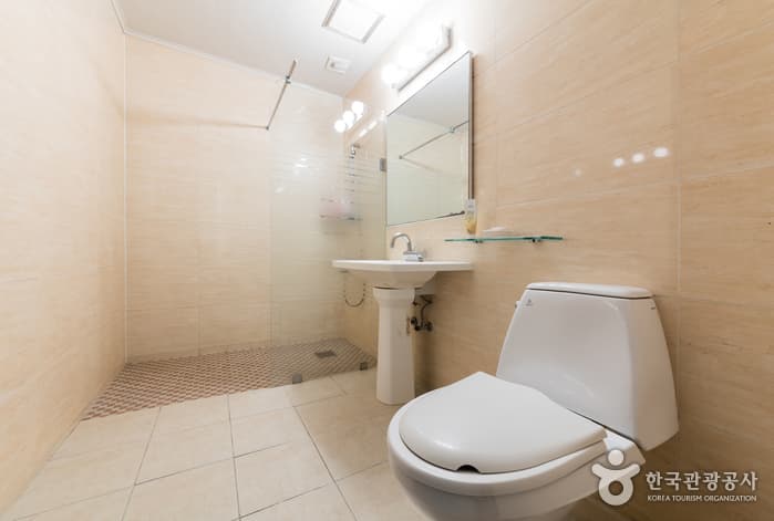 전남목포_샤르망호텔_일반실(더블베드)4