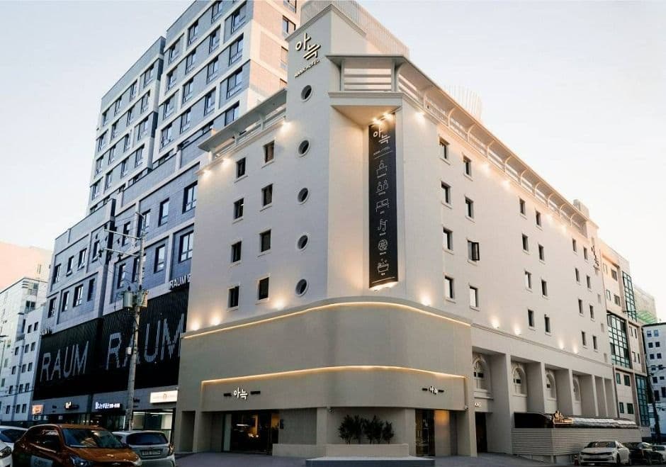 The Hyoosik Aank Hotel Suwon Ingye (더휴식 아늑호텔 수원 인계점)