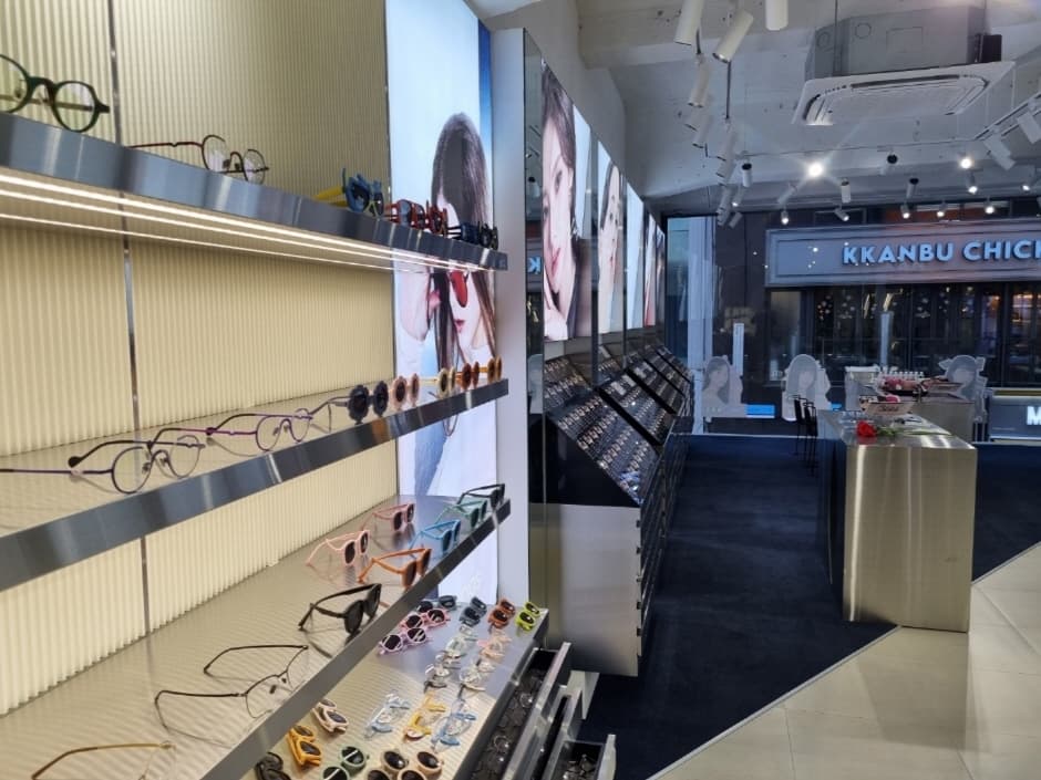 바니스튜디오 명동역점 (2)