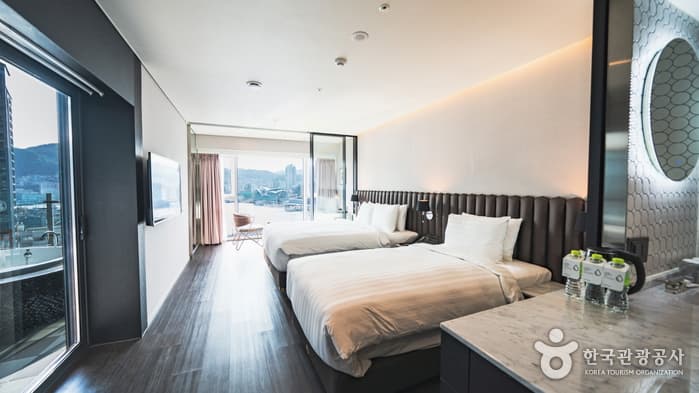 부산_라발스 호텔_STANDARD FAMILY TERRACE OCEAN 2