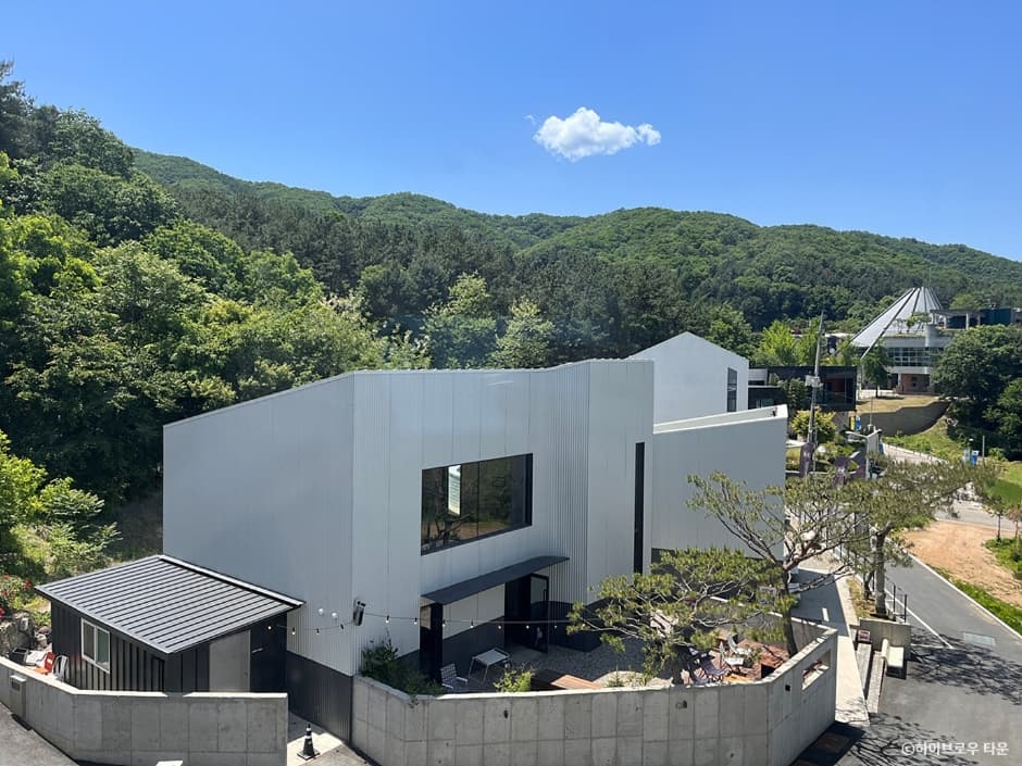 하이브로우타운