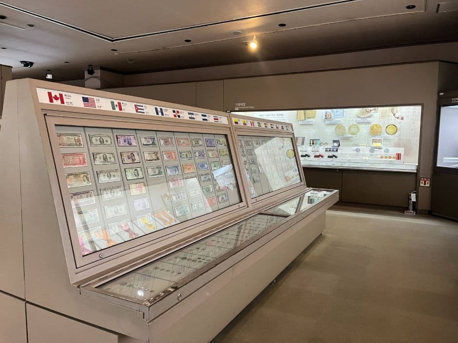 한국조폐공사화폐박물관_전시장 내부 (4)