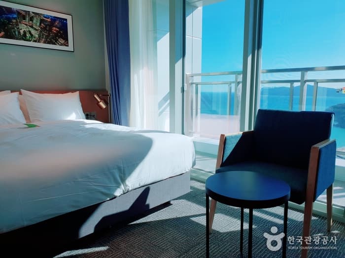 부산_라비드아틀란호텔_코너디럭스 오션 더블 1