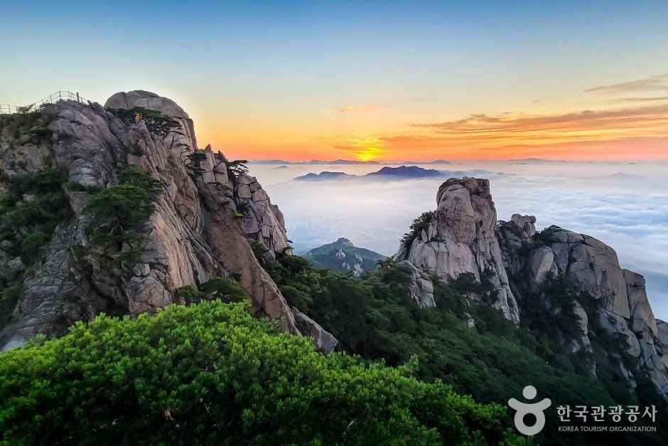 道峰山(도봉산)
