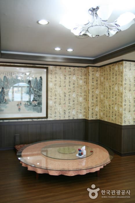 강원_춘천시_쟈스민_실내2