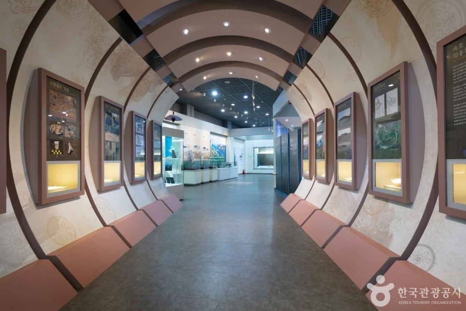 束草市立博物馆(속초시립박물관·속초실향민문화촌)