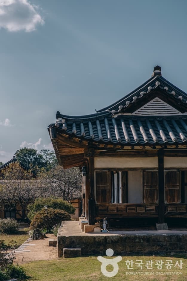 論山 明斎古宅(논산 명재고택)