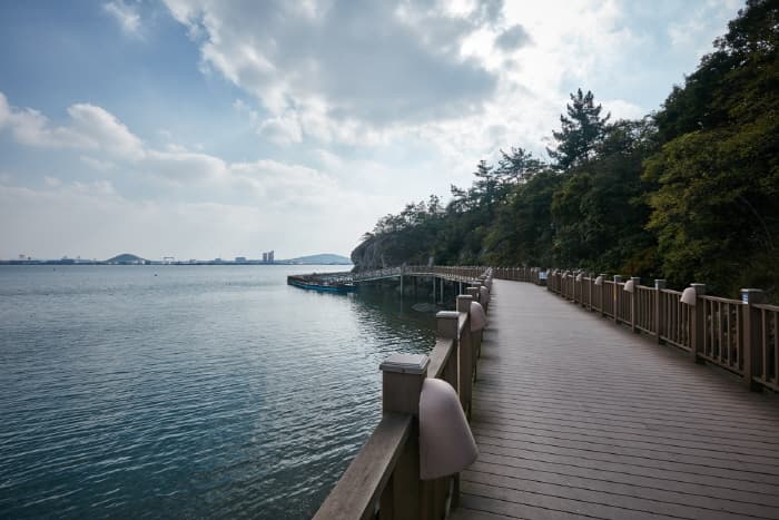 Культурный городок Катпави (갓바위 문화타운)