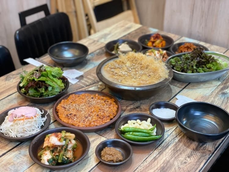 경북_청송군_명궁약수가든_음식_1