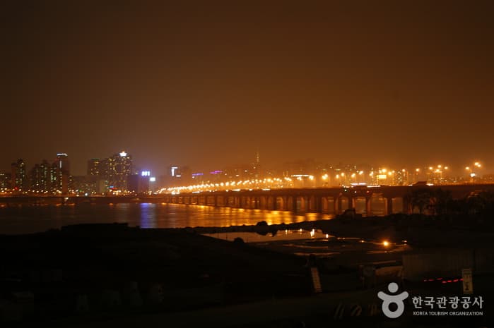Vue de nuit depuis le pont Mapo (마포대교 야경)