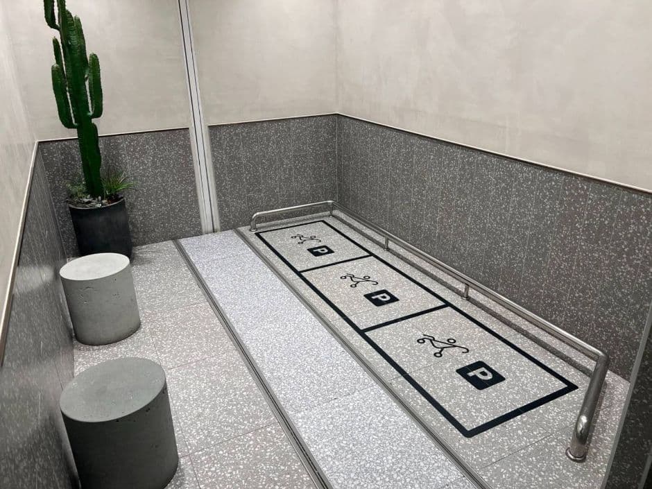 고카페_유모차보관소