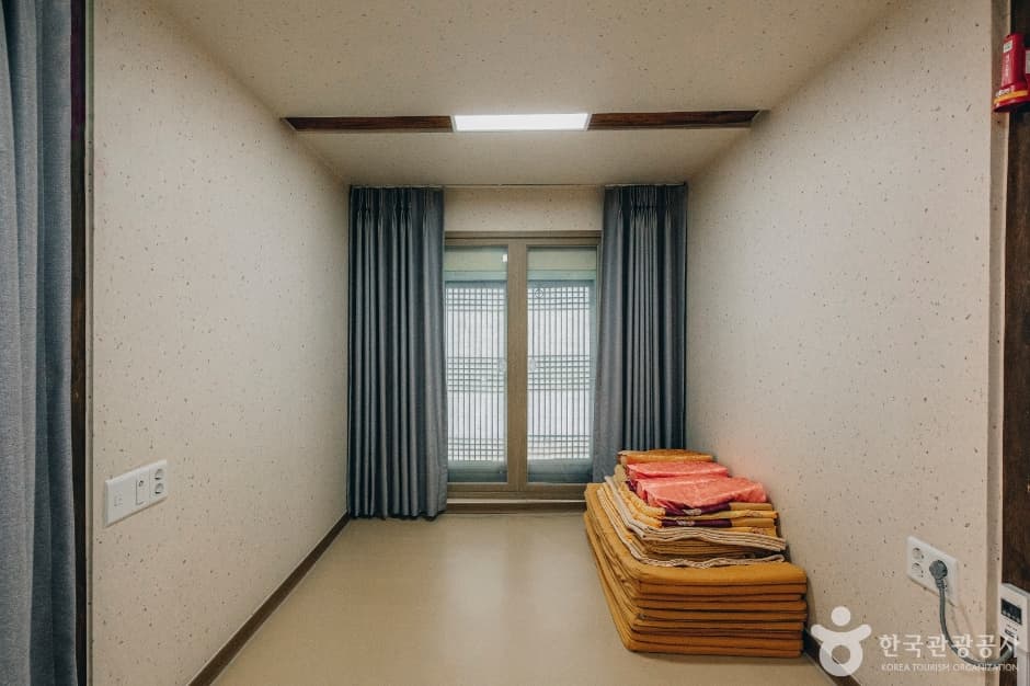 흥해배씨임연재종택_사랑방 1