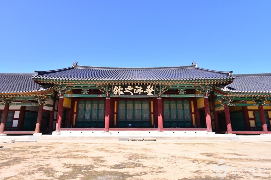 Гостевой дом Пхунпхэчигван в Чончжу (전주 풍패지관 (전주객사))
