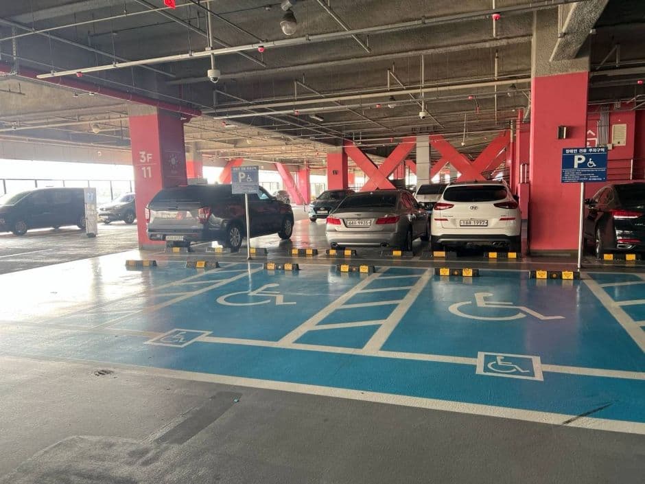 고카페_장애인주차장2