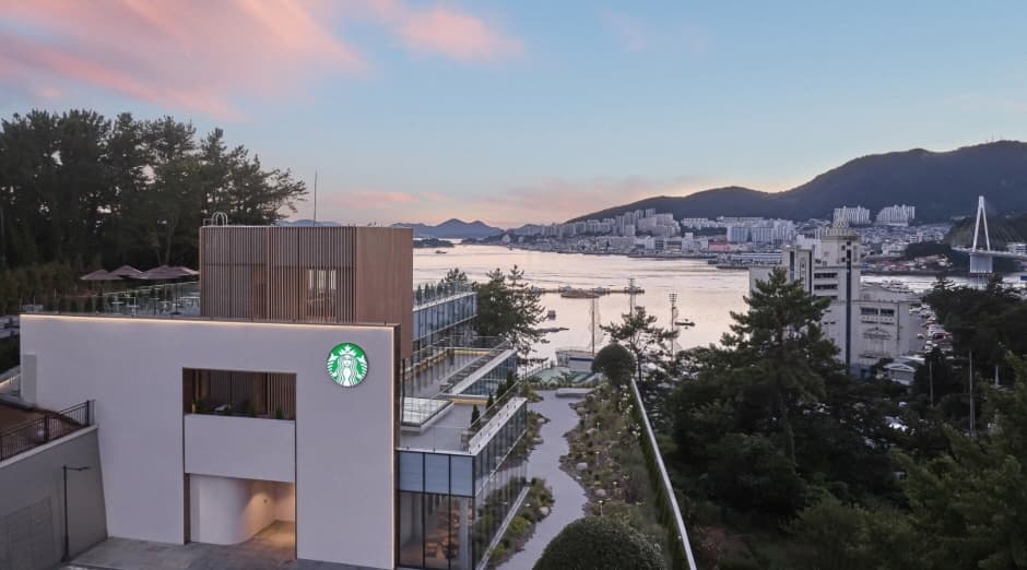 Starbucks The Yeosu Dolsan DT (스타벅스 더여수돌산DT)