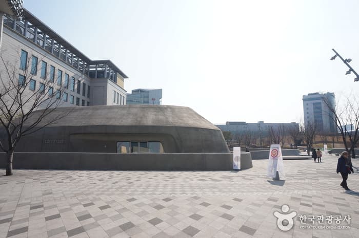 東大門歴史文化公園(동대문역사문화공원)