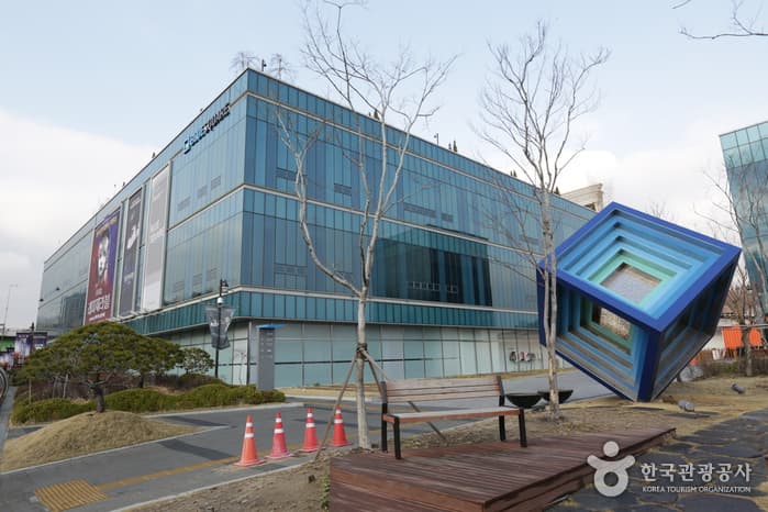 ブルースクエア(블루스퀘어)