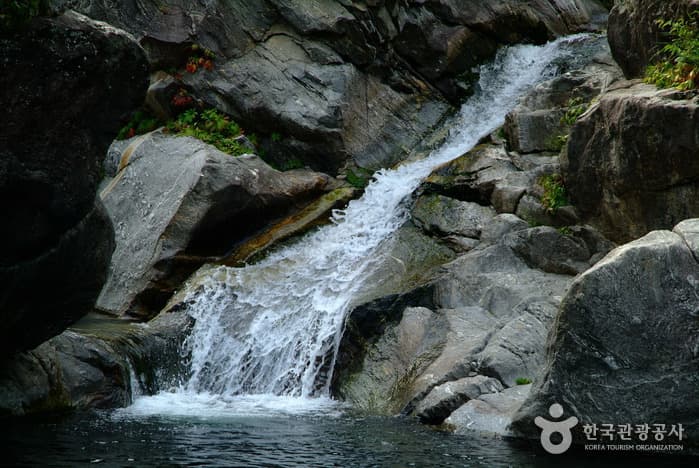 Cascadas Yongchu (용추폭포)