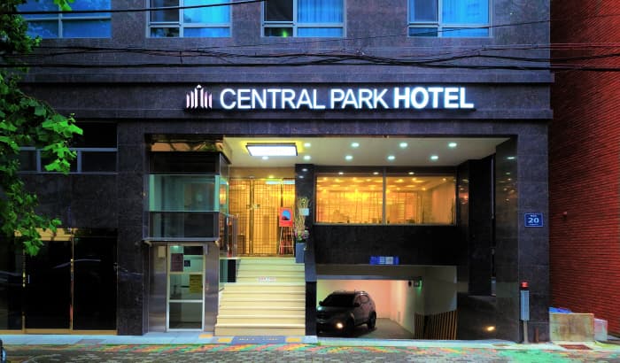 부산_중구_센트럴파크 호텔_건물입구