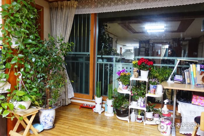 숙박_서울_교대게스트하우스_공용거실1