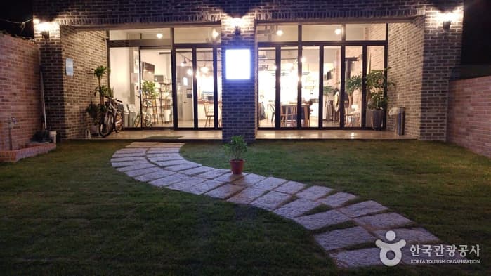 경북_앨리게스트하우스_전경 3