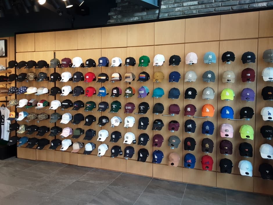 뉴에라_광복점_3