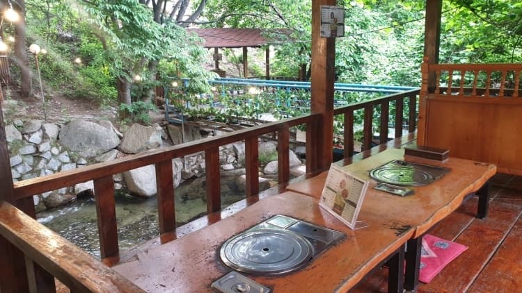 경북_경산시_개울가식당_외부_2