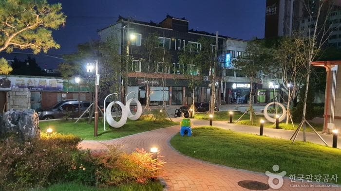 충북_엽연초하우스_외부전경13(야경)