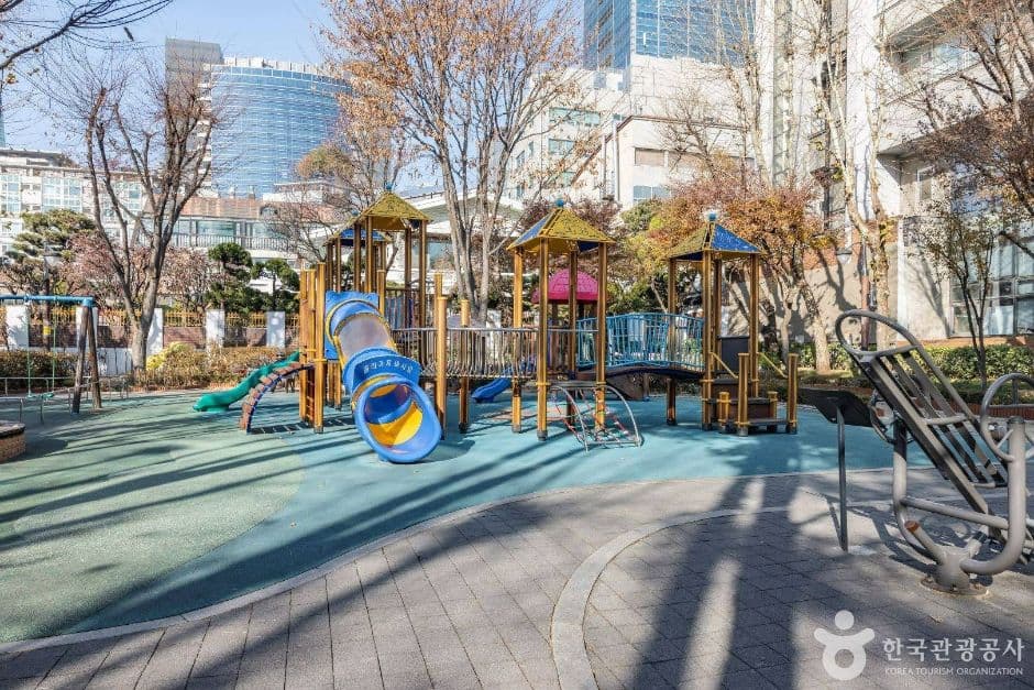 서울_강남구_역삼개나리공원_3